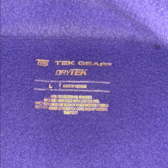 Tek gear, this little jacket has zipper cover@neck - Picture 9 of 12